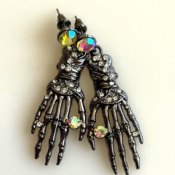 NEW HALLOWEEN SKELETON HANDS GOTH PUNK EARRINGS - Picture 5 of 5